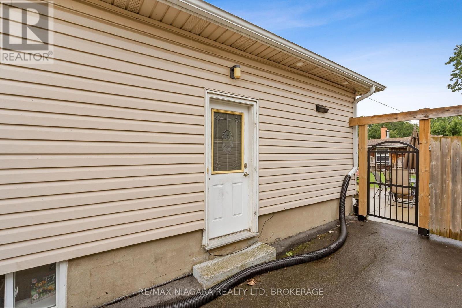 220 CUTRESS AVENUE - Image 20