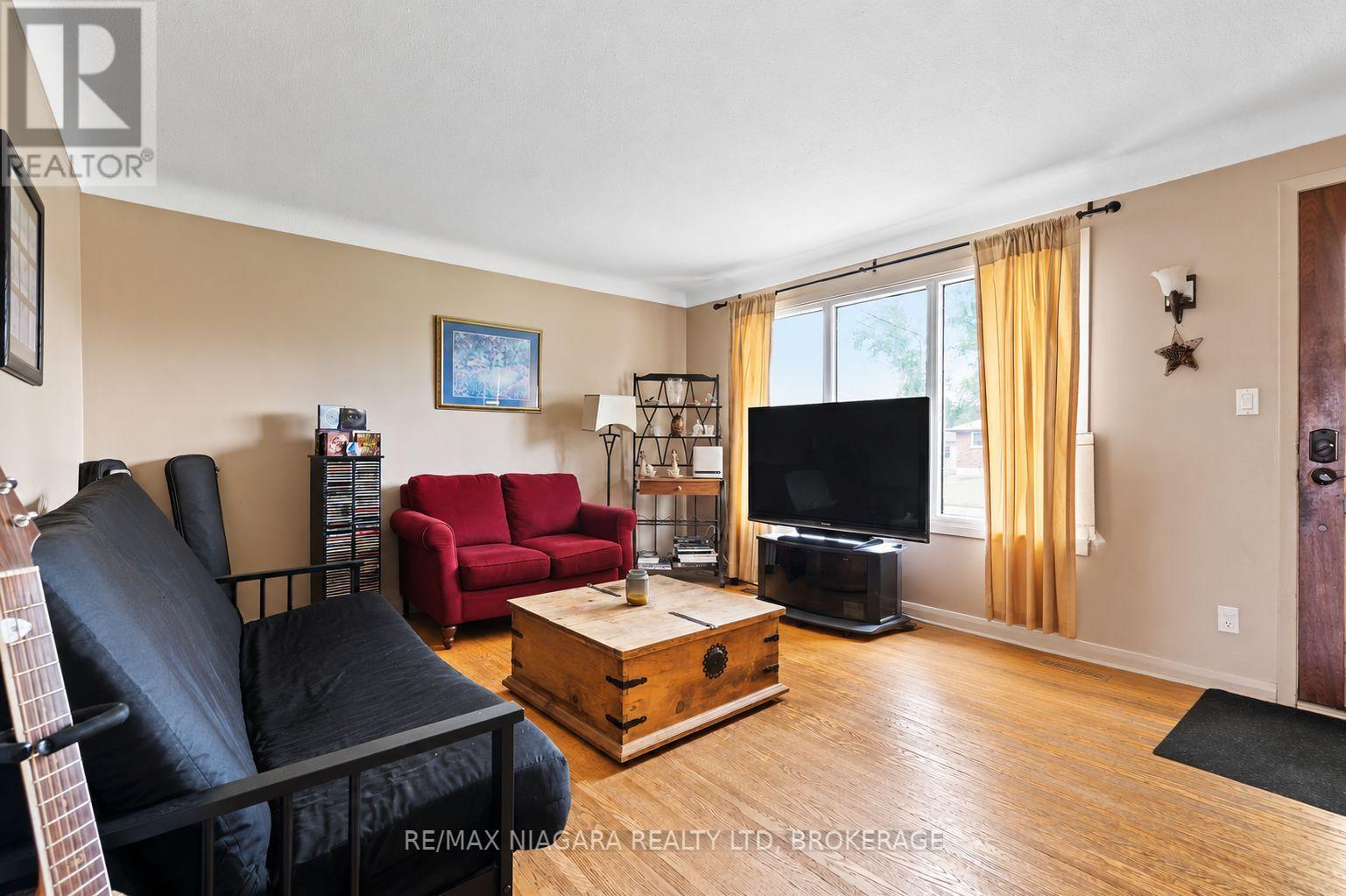 220 CUTRESS AVENUE - Image 4
