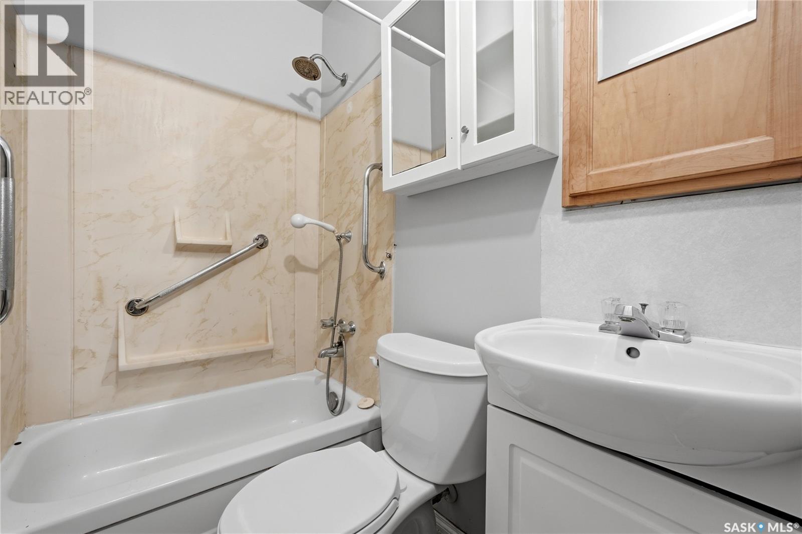 558 OSLER STREET - 12