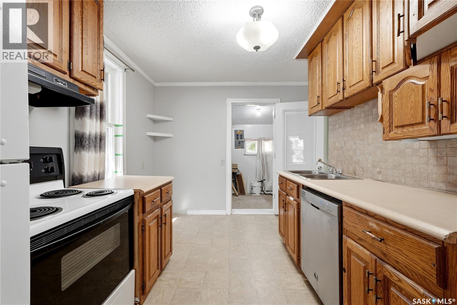 558 OSLER STREET - 6