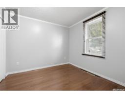 558 Osler Street, Regina, SK S4R1W1 Photo 10