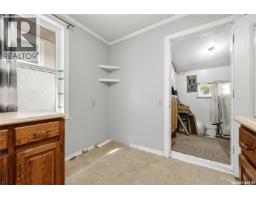 558 Osler Street, Regina, SK S4R1W1 Photo 9