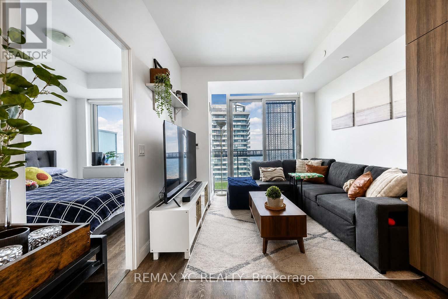 #4812 8 EGLINTON AVENUE E - 11