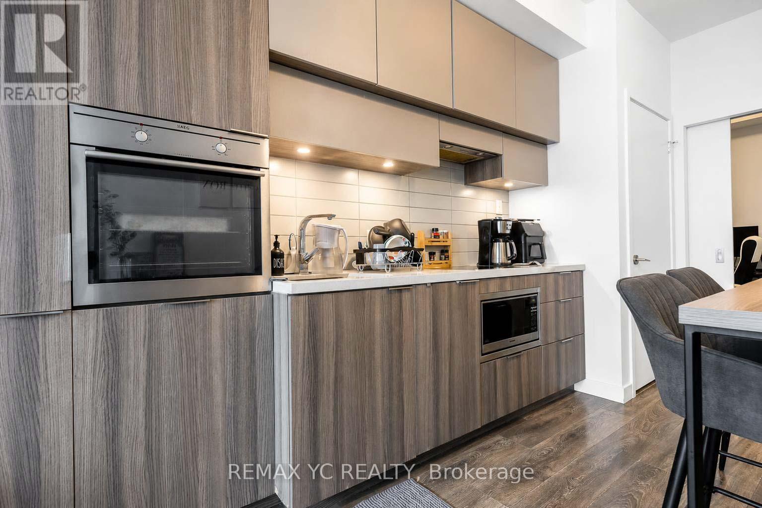 #4812 8 EGLINTON AVENUE E - 15