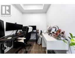 4812 - 8 Eglinton Avenue E, Toronto, ON M4P1A6 Photo 6