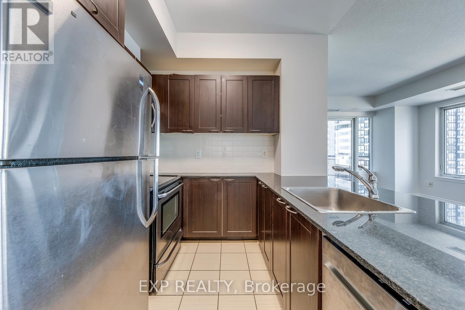 #1011 385 PRINCE OF WALES DRIVE - 11