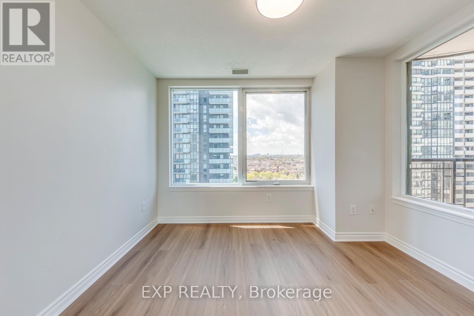 #1011 385 PRINCE OF WALES DRIVE - 27