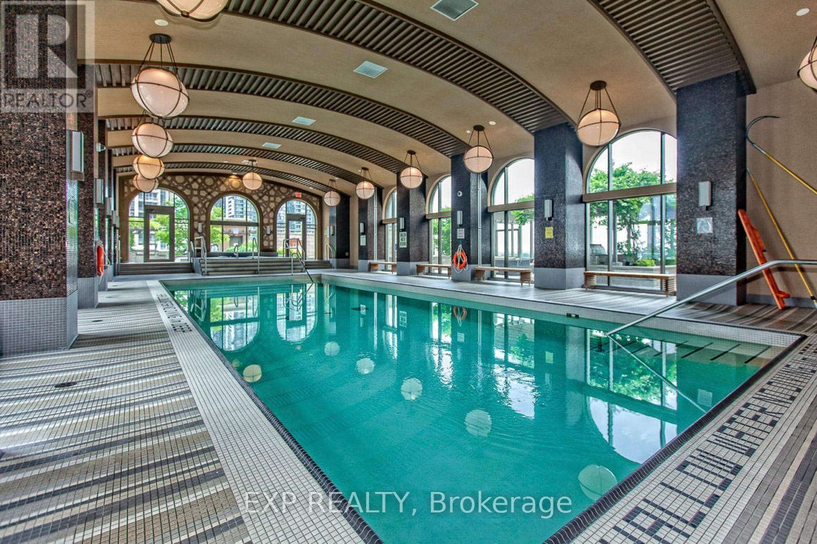 #1011 385 PRINCE OF WALES DRIVE - 40