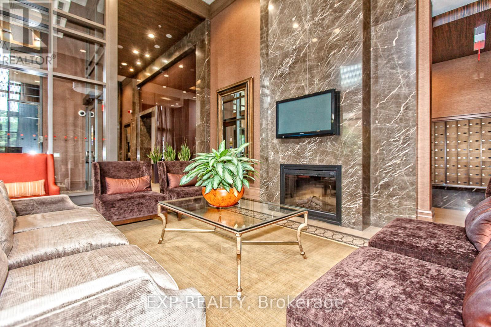 #1011 385 PRINCE OF WALES DRIVE - 5