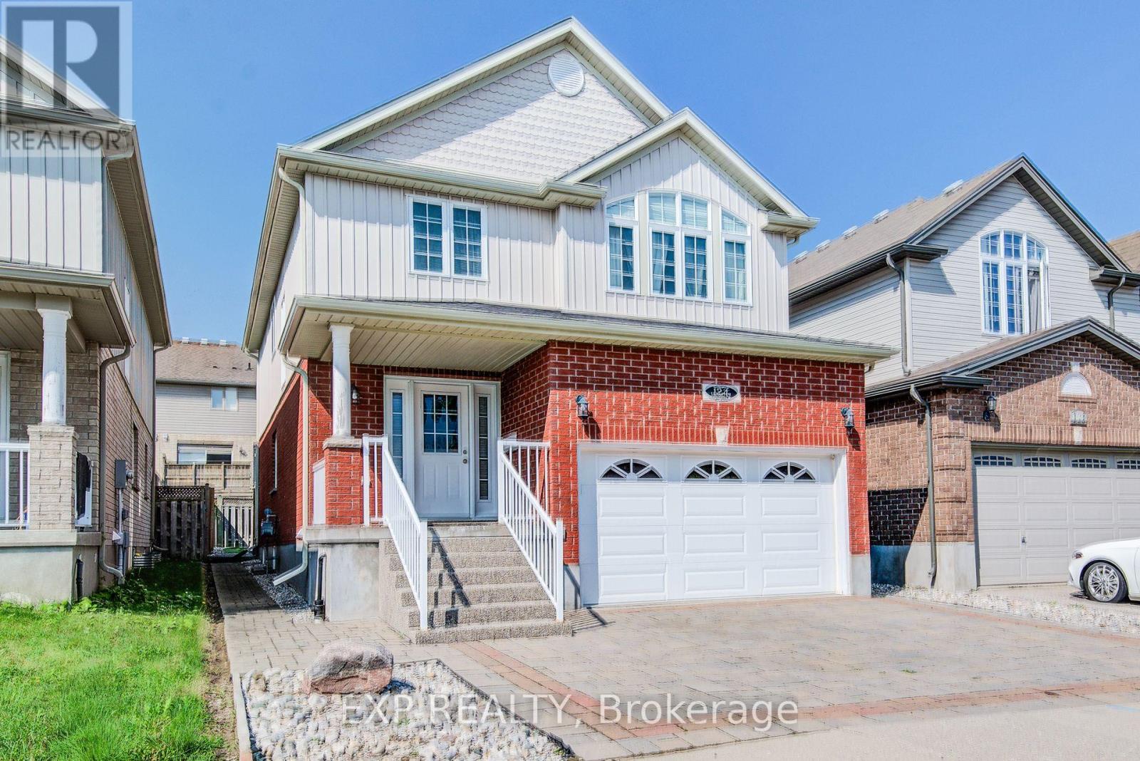 124 UDVARI CRESCENT — photo 2