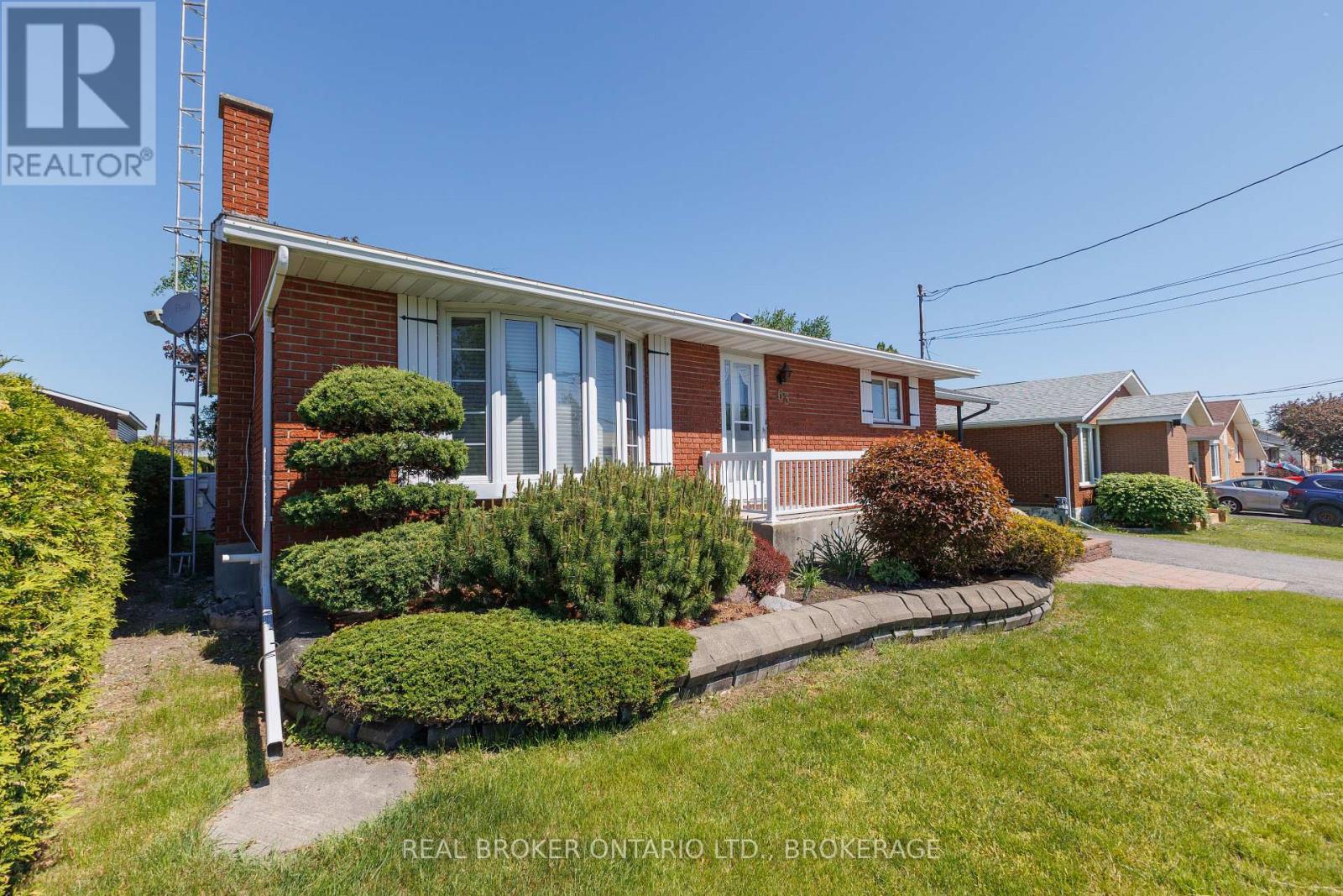 63 KINCARDINE STREET W - Image 4