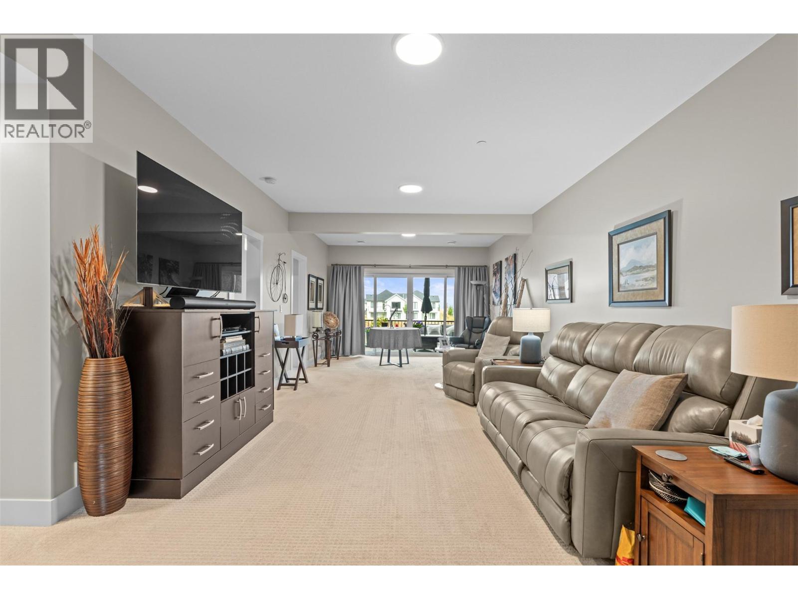 #13 269 Diamond Way - 31