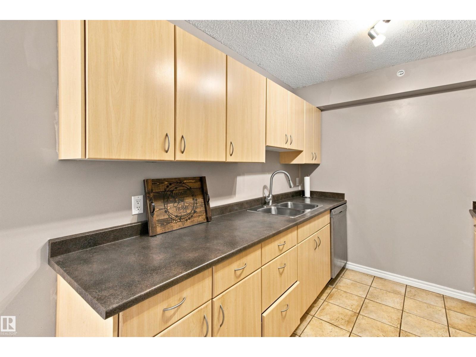 #504 10180 104 ST NW - Image 11