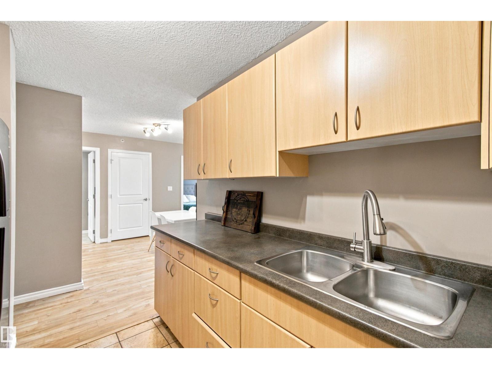 #504 10180 104 ST NW - 13