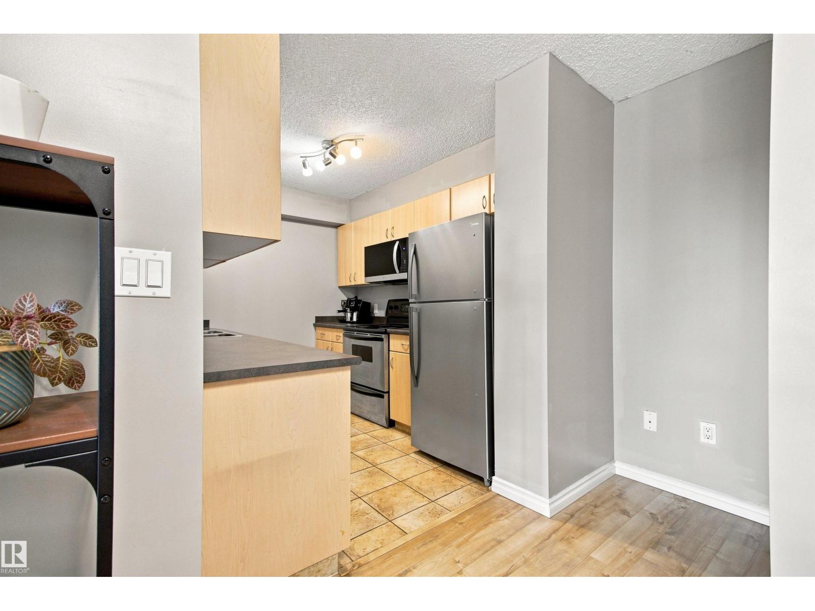 #504 10180 104 ST NW - Image 9