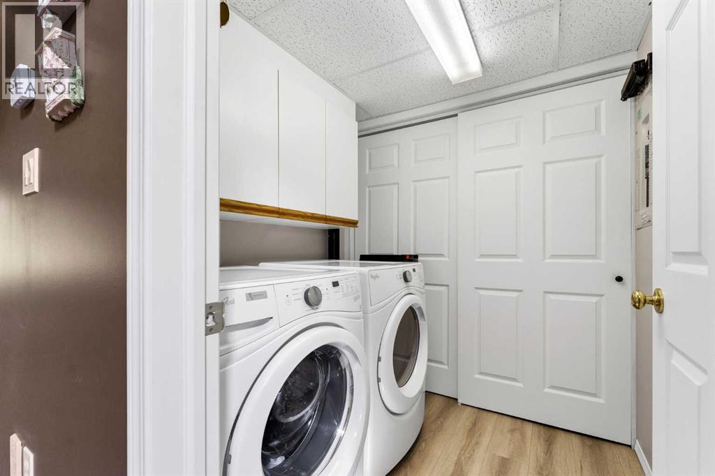 1A Stonegate Crescent SE - 26