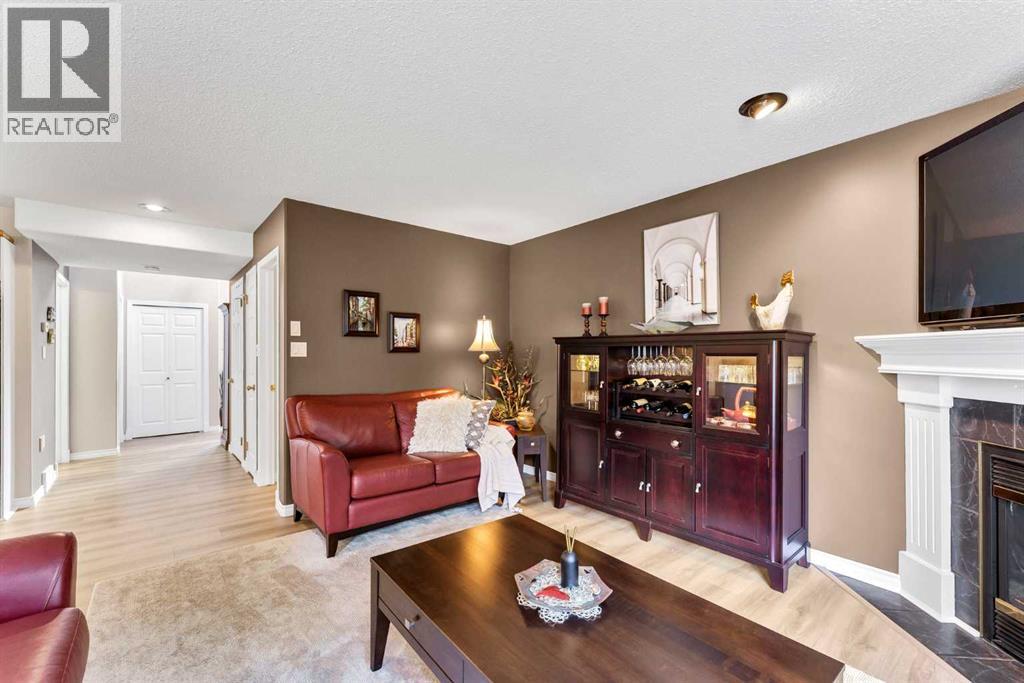 1A Stonegate Crescent SE - 16