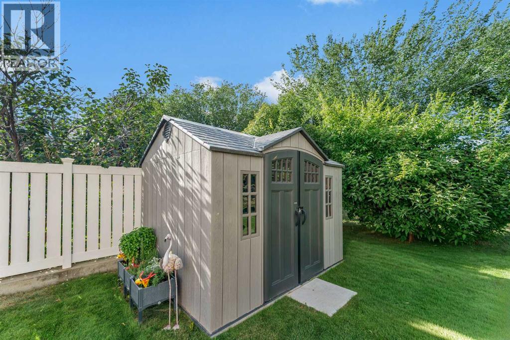1A Stonegate Crescent SE - 47