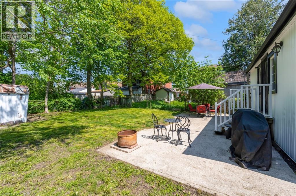 3-bedroom home for sale at 110 OAK Street, Brantford ON · photo 24 of 25