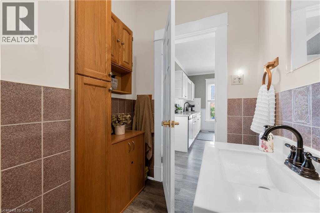 3-bedroom home for sale at 50 STRATHCONA Avenue, Brantford ON · photo 16 of 33