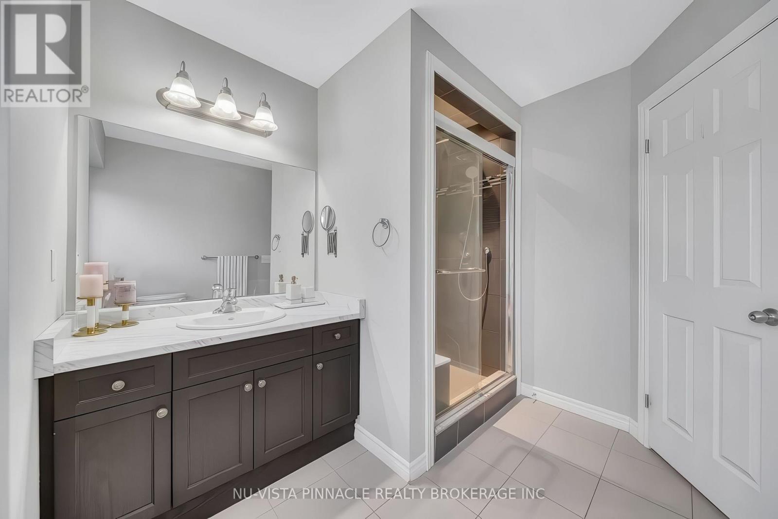 #18 176 FERGUSON DRIVE - 25