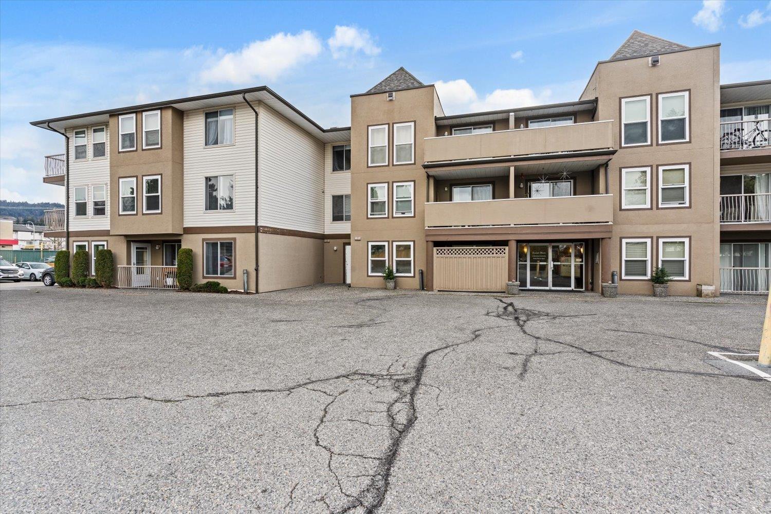 111 45702 WATSON ROAD, Garrison Crossing