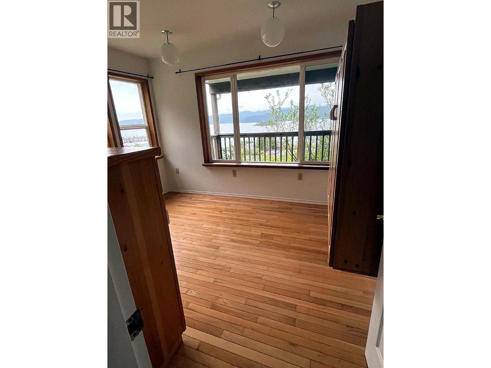 209 2ND AVENUE - 11