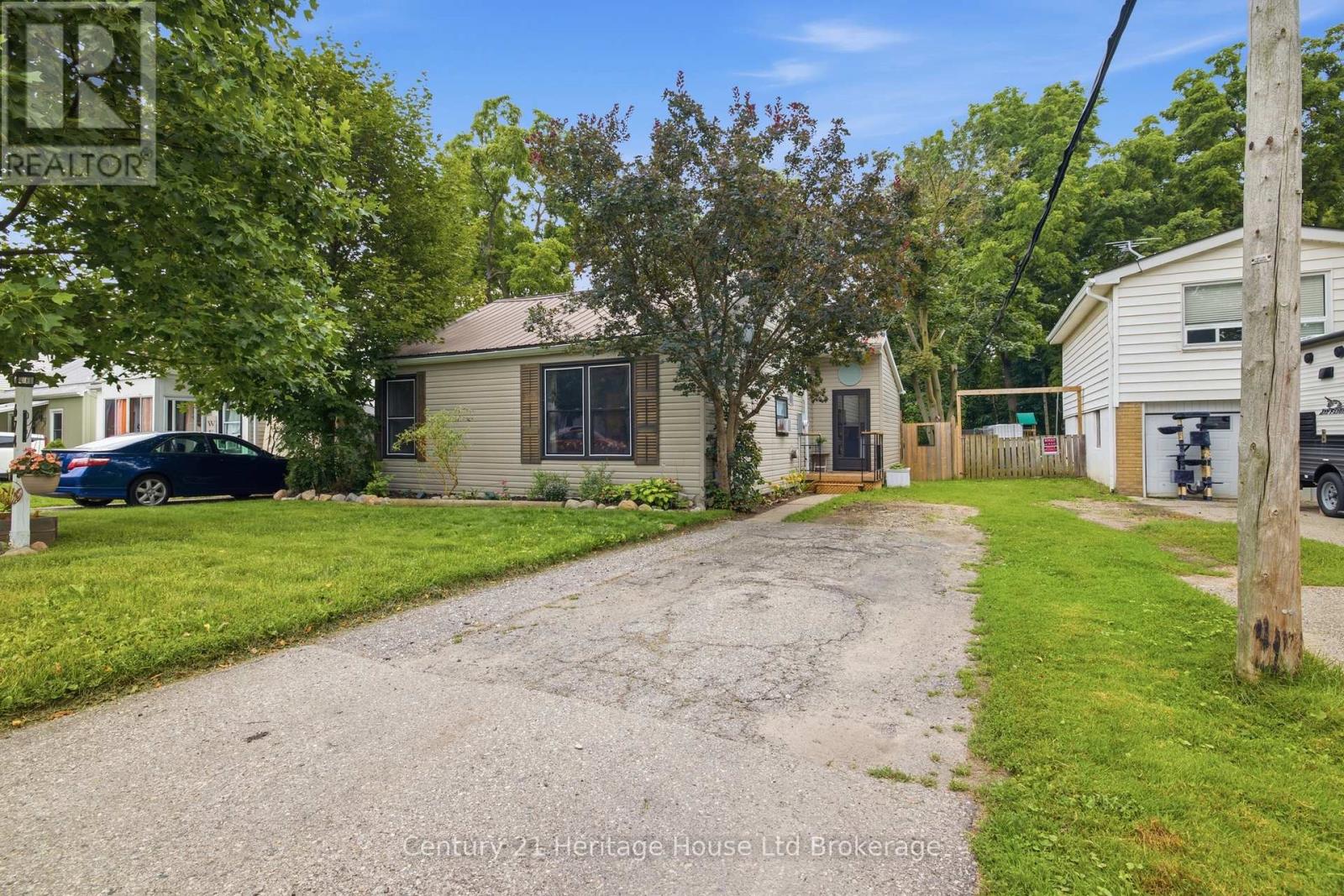 674 HAYBALL STREET - 1
