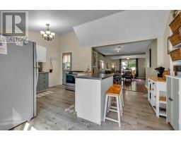 Bathroom - 674 Hayball Street, Woodstock, ON N4S4Z4 Photo 6