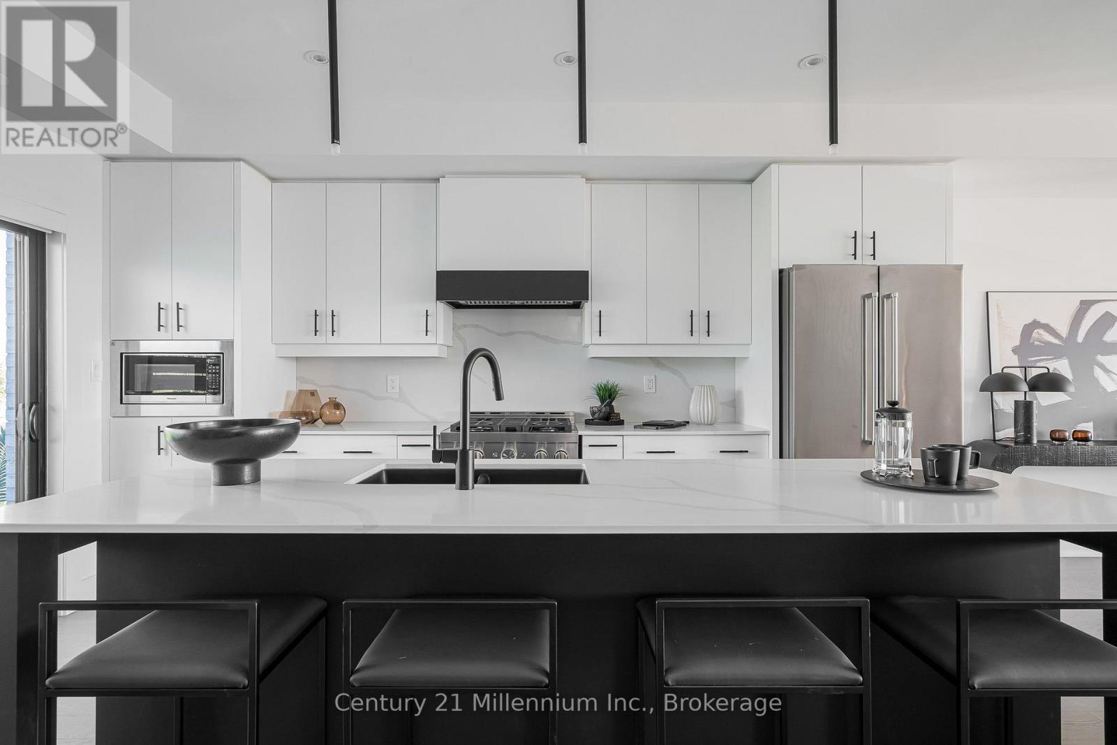 ## 22 117 SLADDEN COURT - Image 11