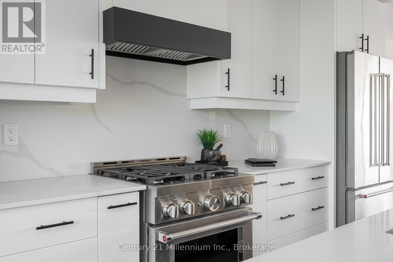 ## 22 117 SLADDEN COURT - Image 13