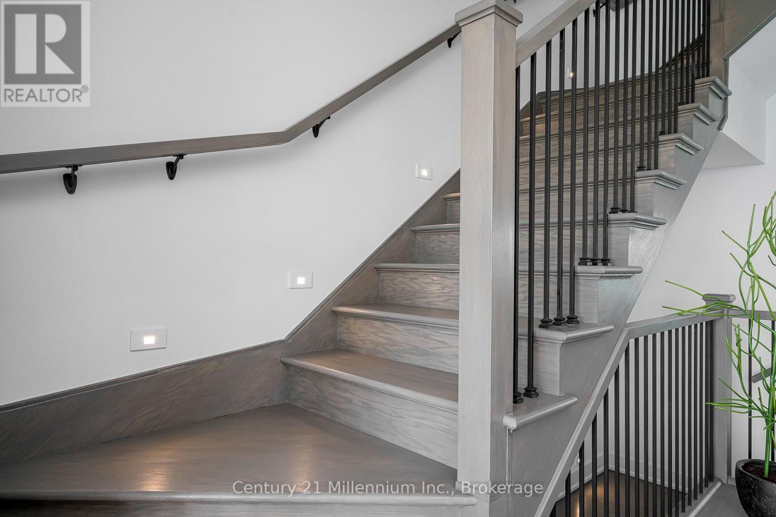 ## 22 117 SLADDEN COURT - Image 24