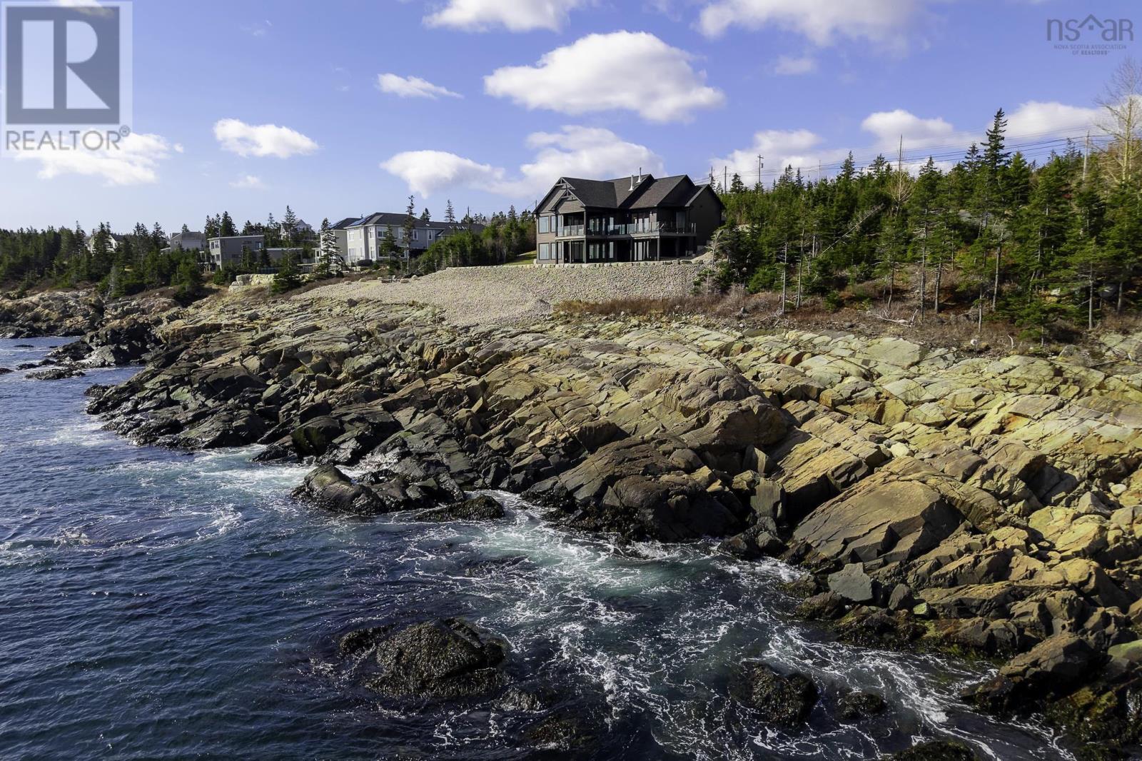 520 KETCH HARBOUR Road, Bear Cove — photo 3