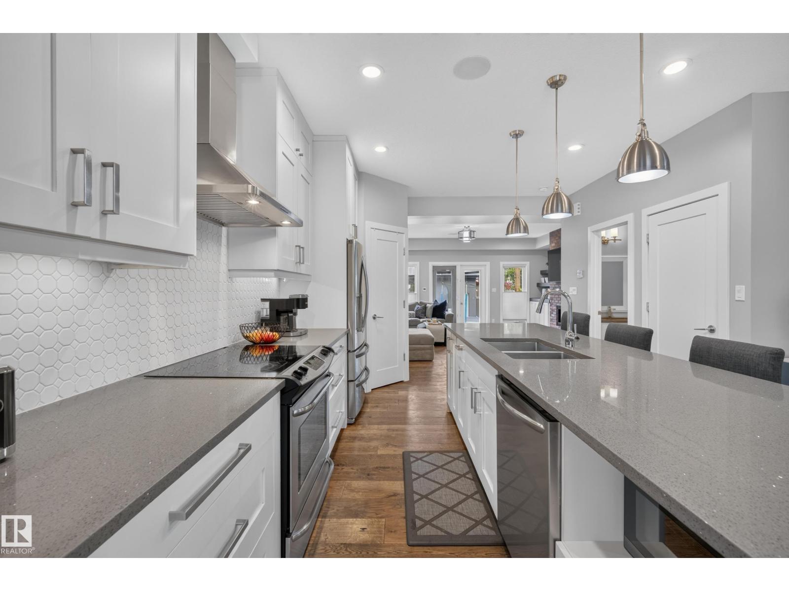 11018 122 ST NW - 7