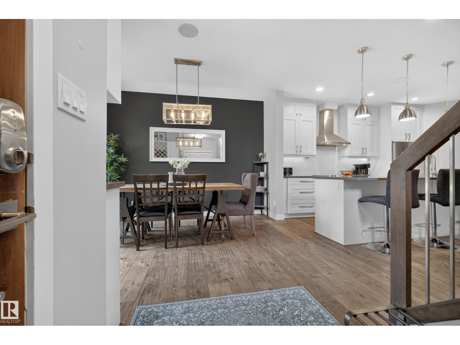 11018 122 ST NW - 4