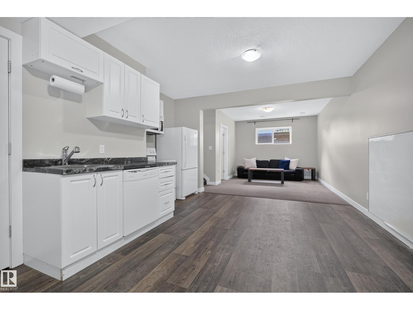 11018 122 ST NW - 40