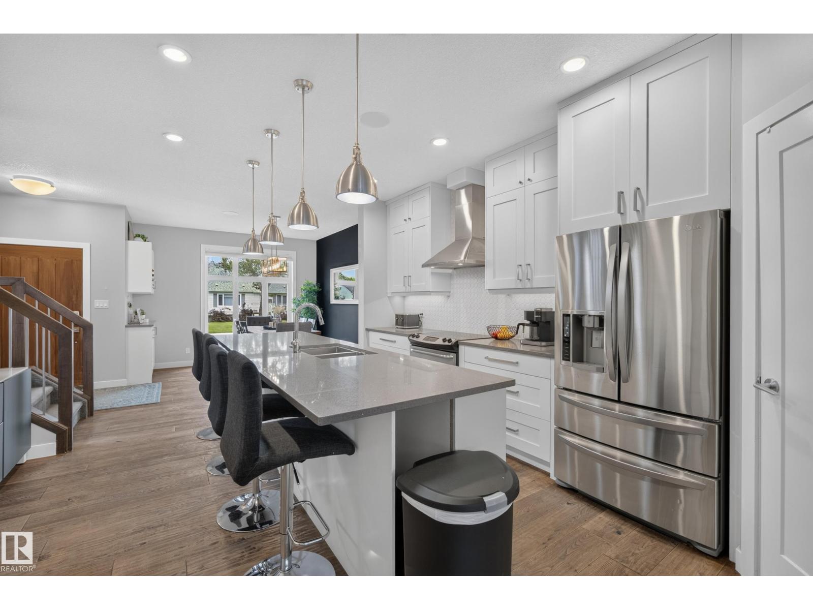 11018 122 ST NW - 9