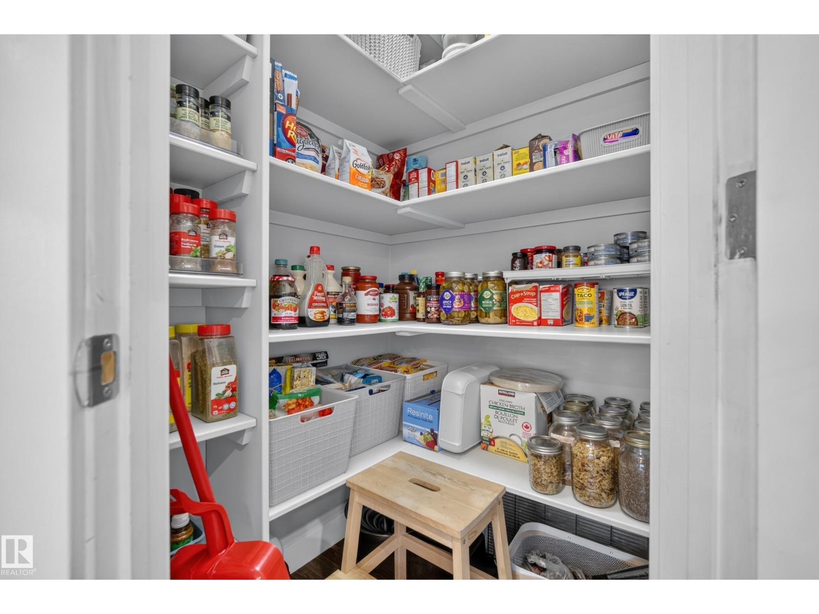 11018 122 ST NW - Image 10