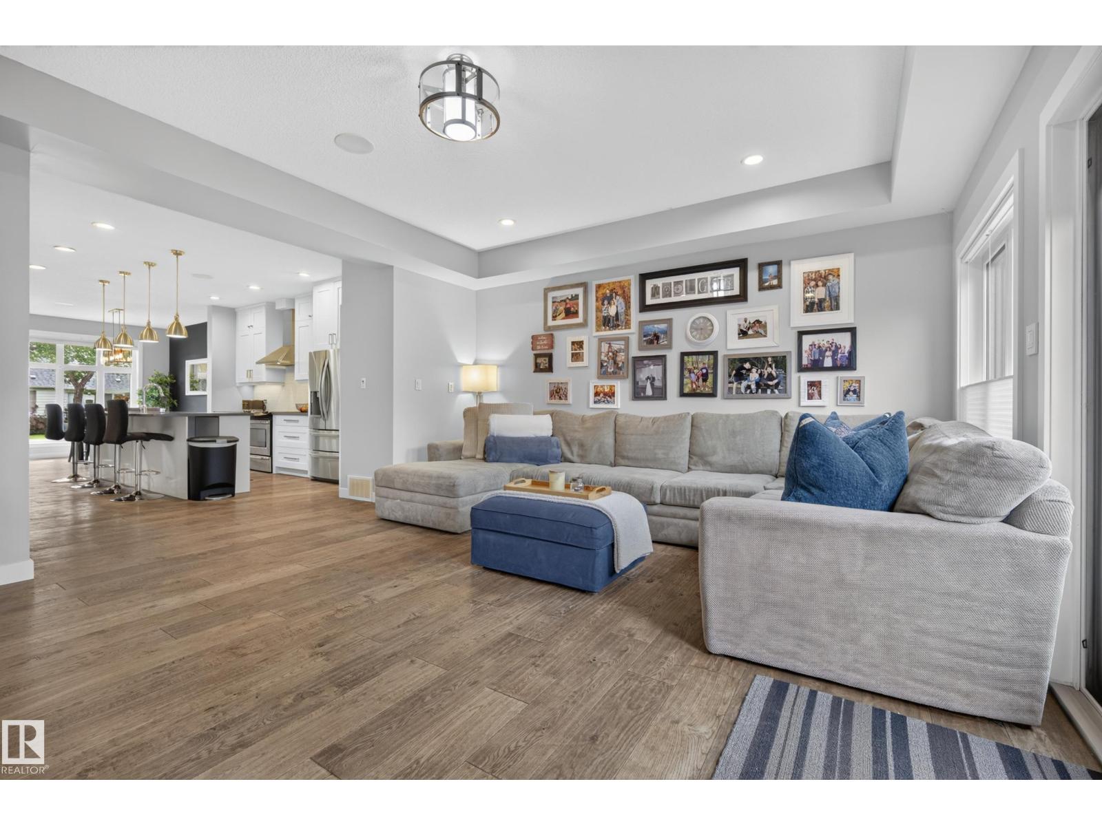 11018 122 ST NW - 15