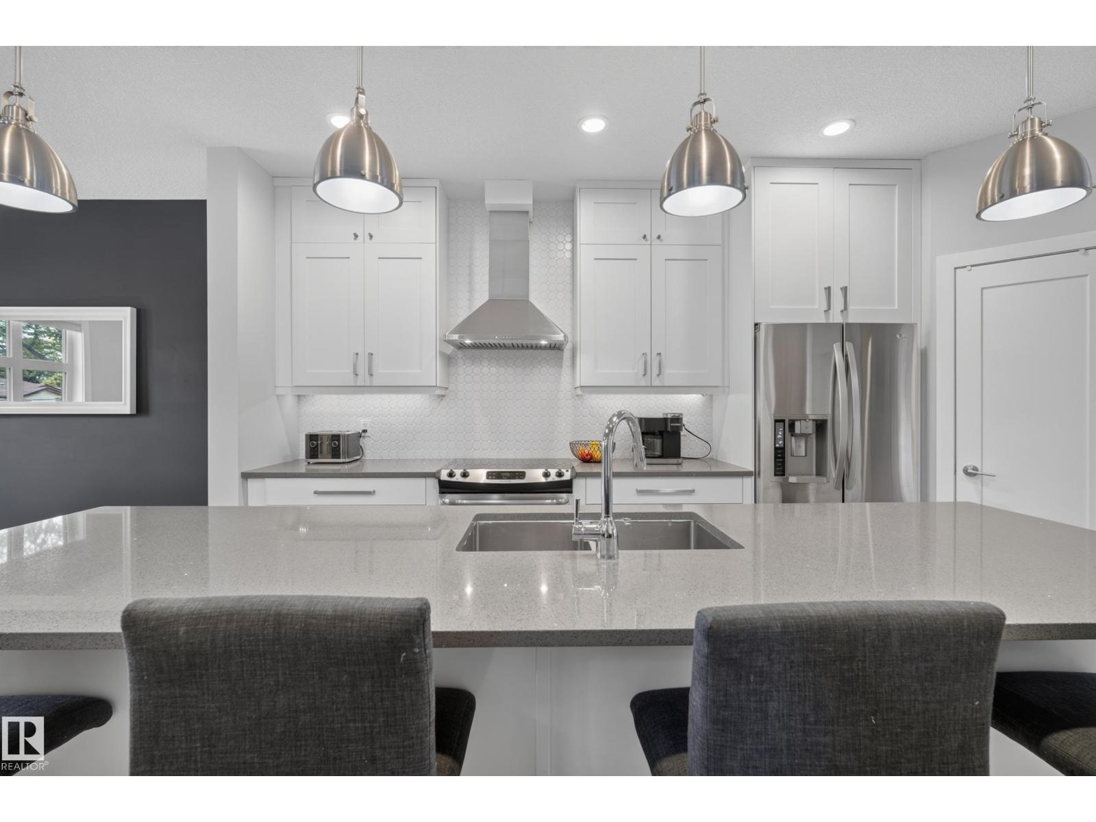 11018 122 ST NW - Image 8