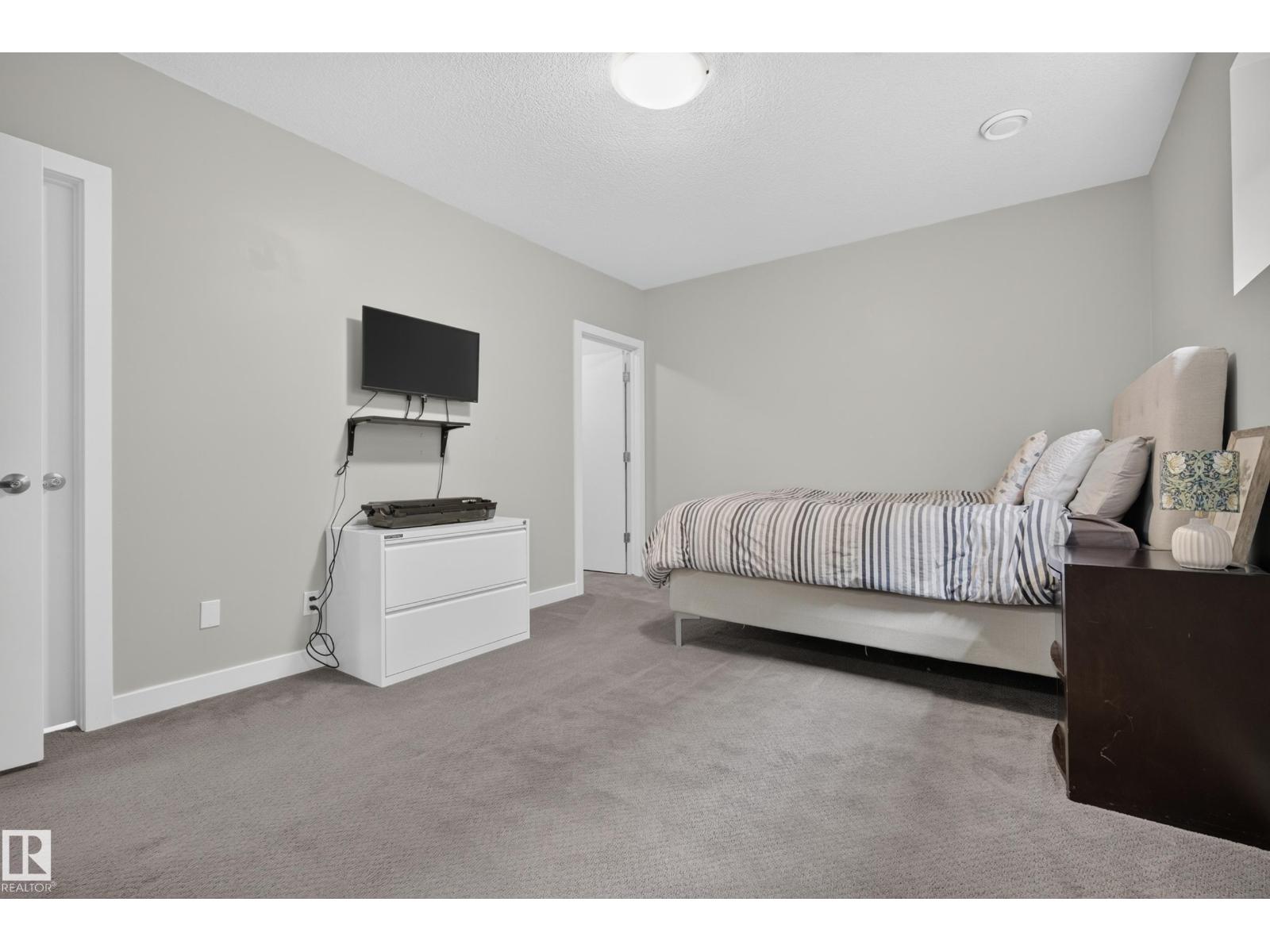 11018 122 ST NW - 42
