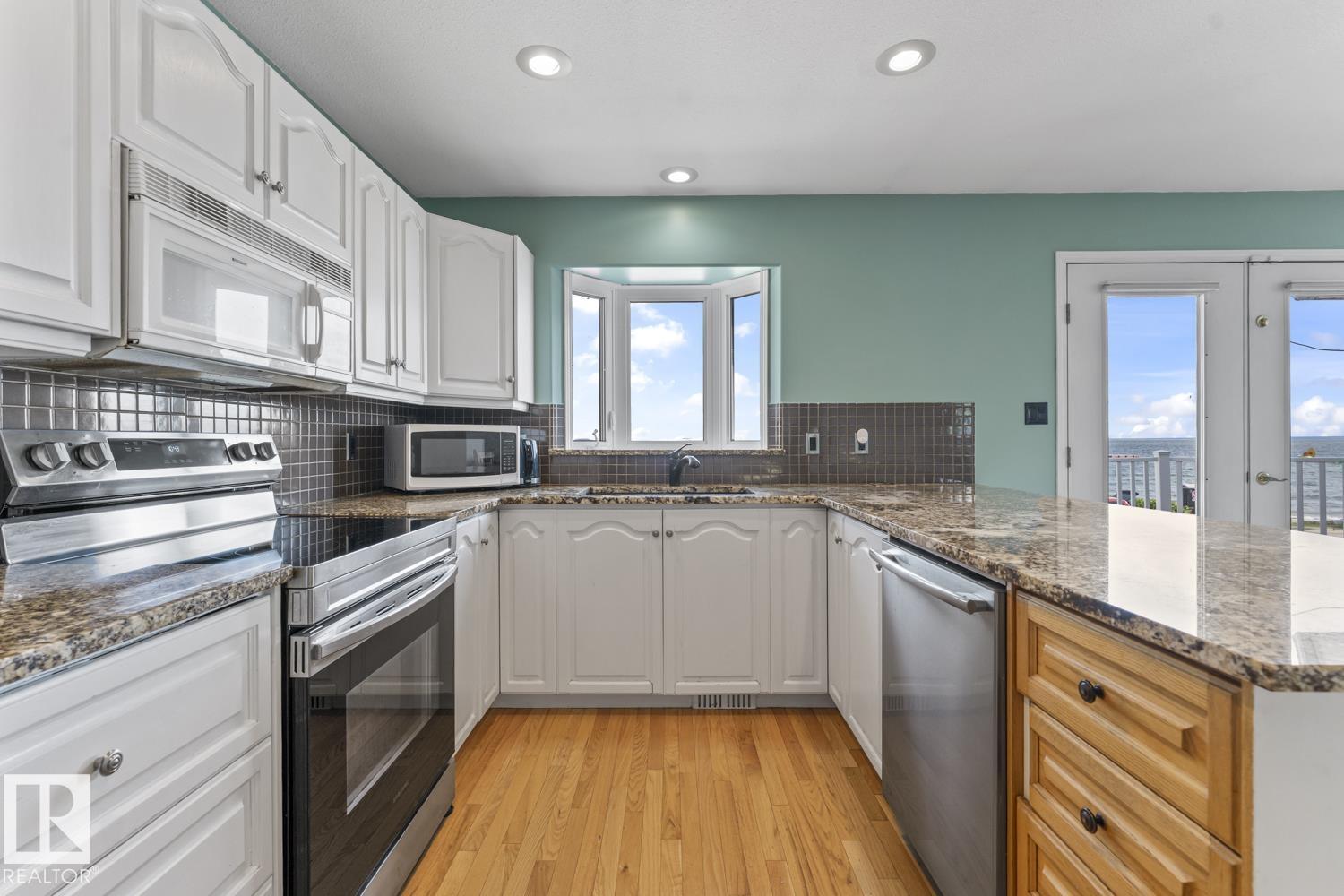 1805 1 Avenue - Photo 6