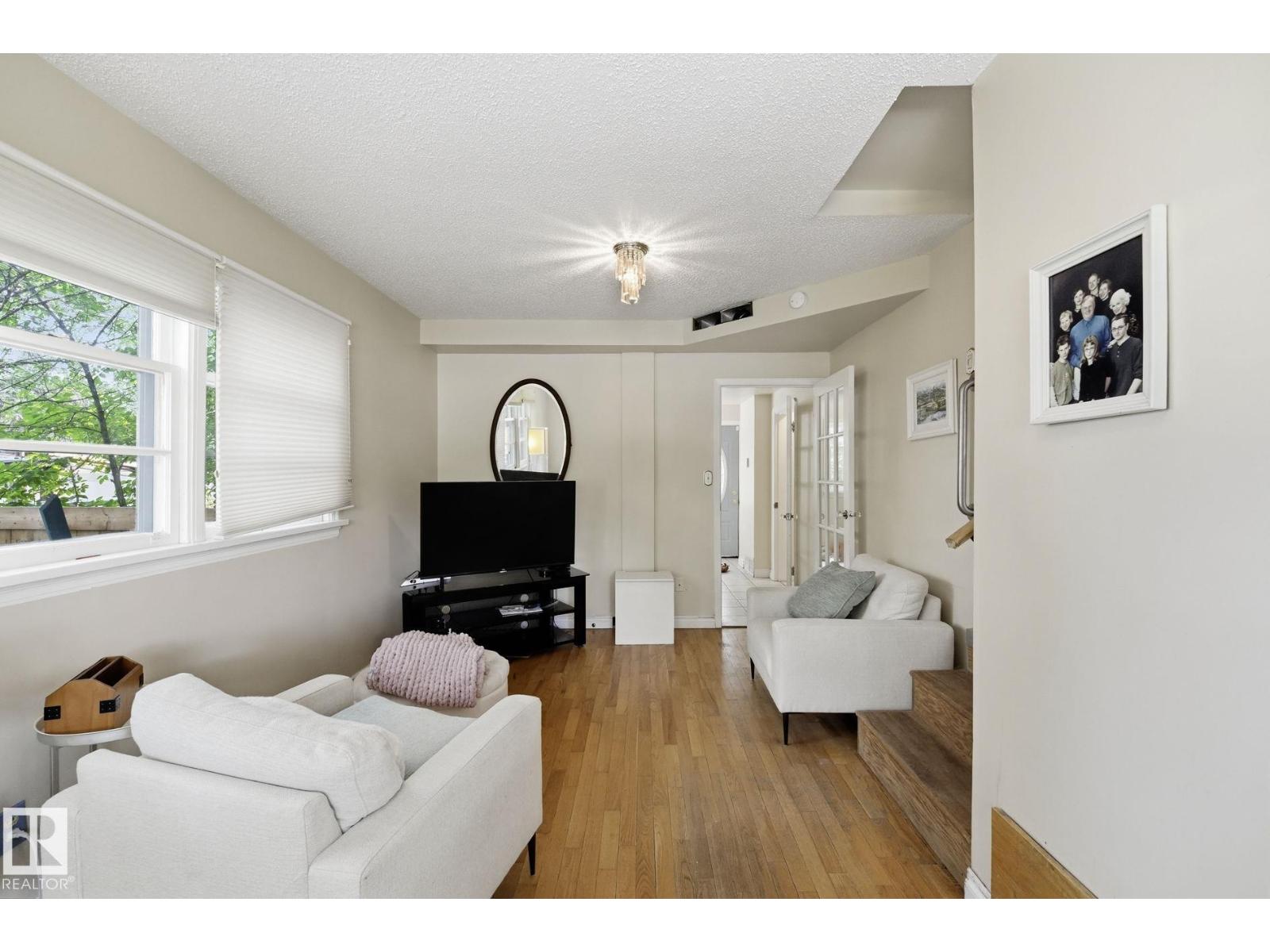 9107 118 ST NW - 14