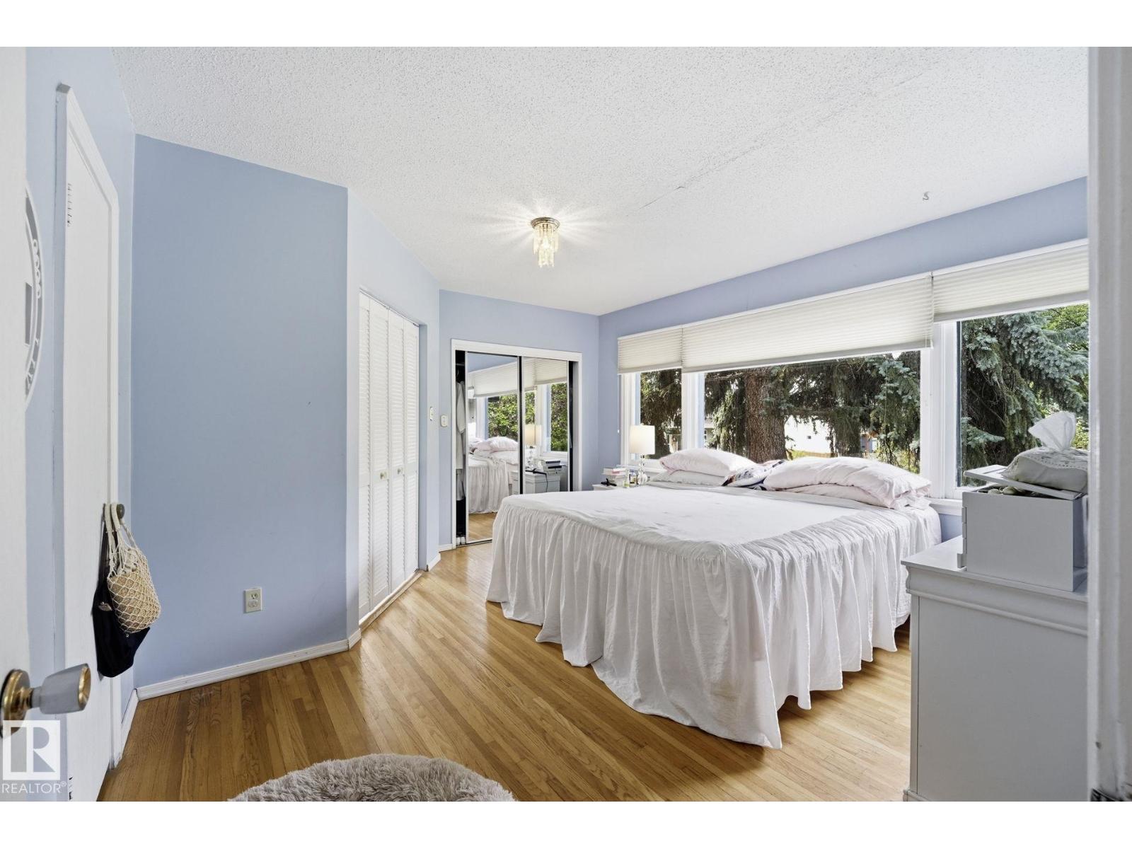 9107 118 ST NW - 25