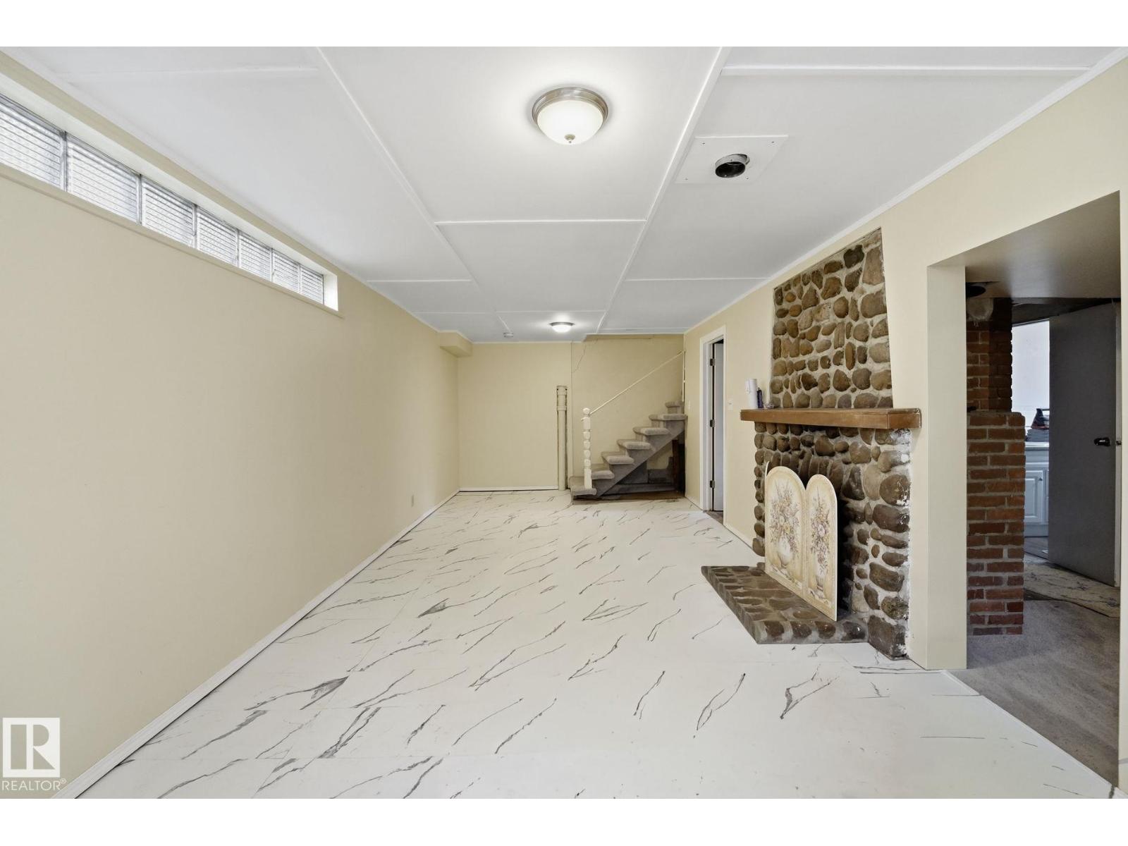 9107 118 ST NW - 34