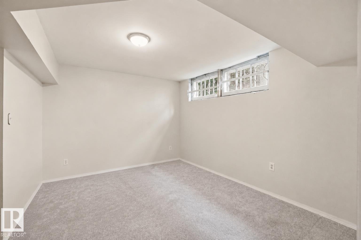 9107 118 ST NW - 35