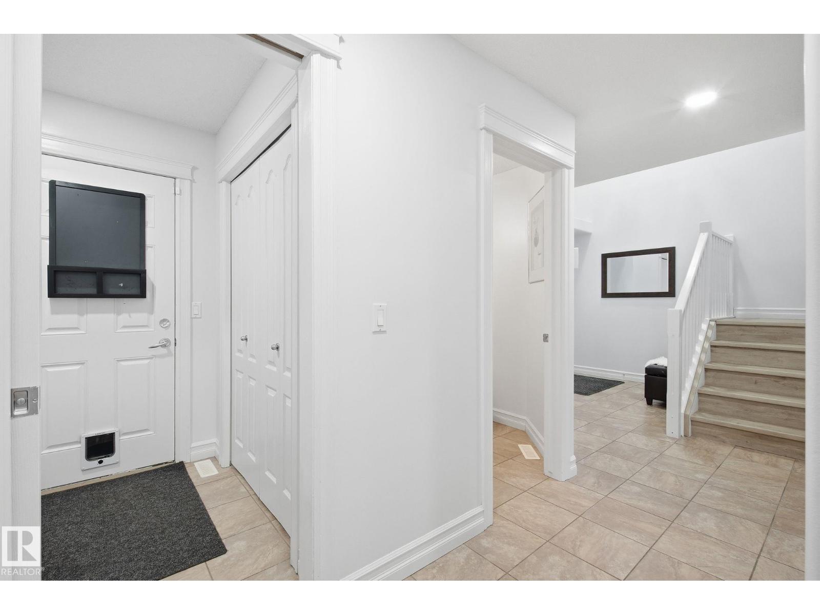 3016 24 Ave NW - 10