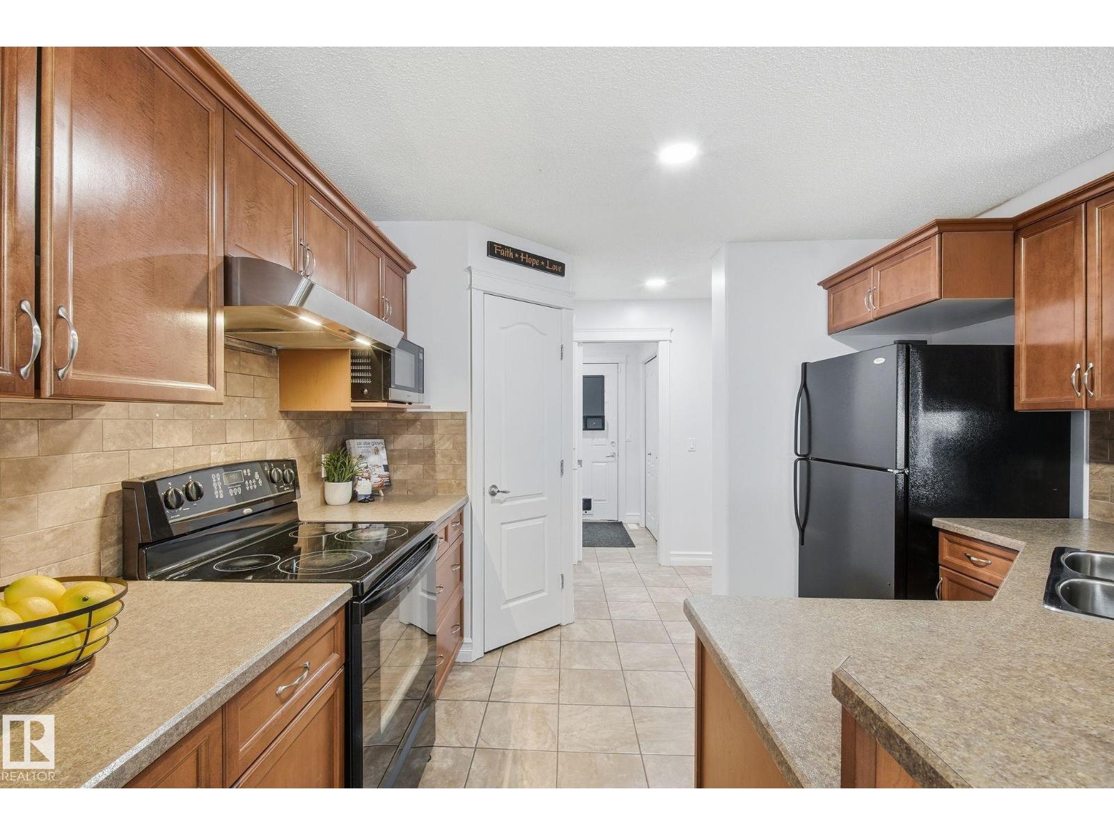 3016 24 Ave NW - 27