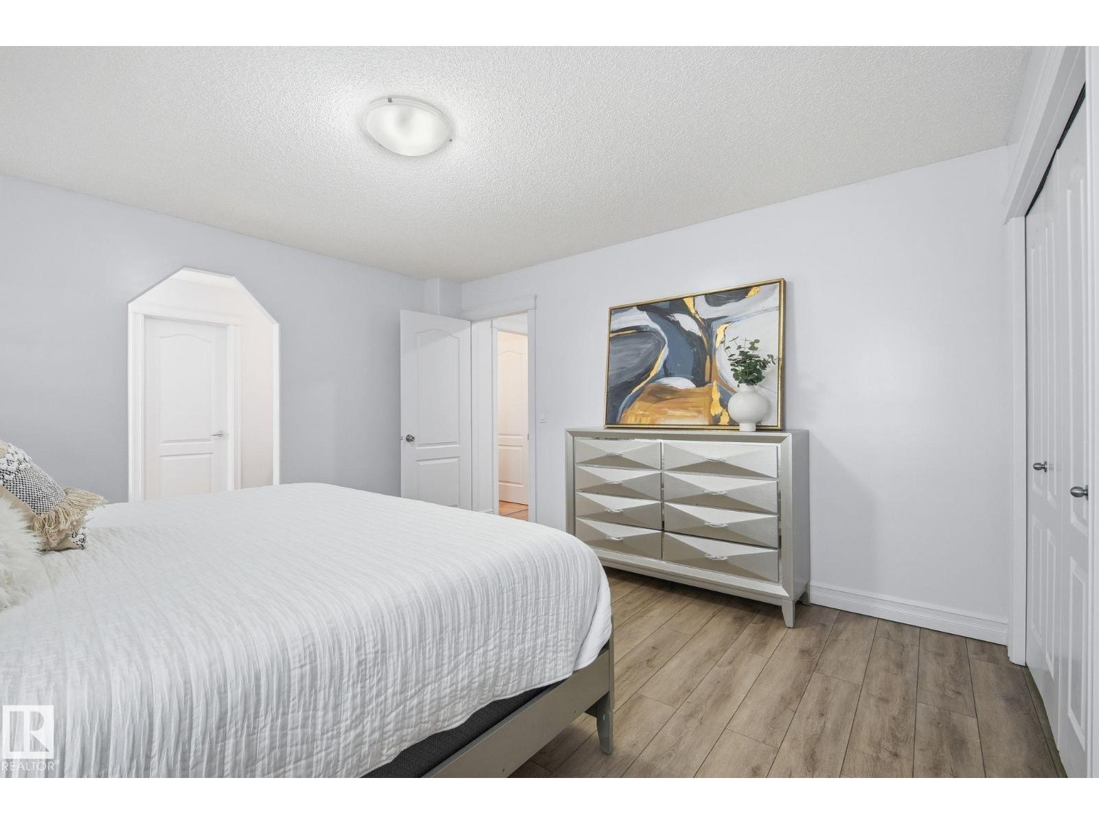 3016 24 Avenue NW - Photo 37