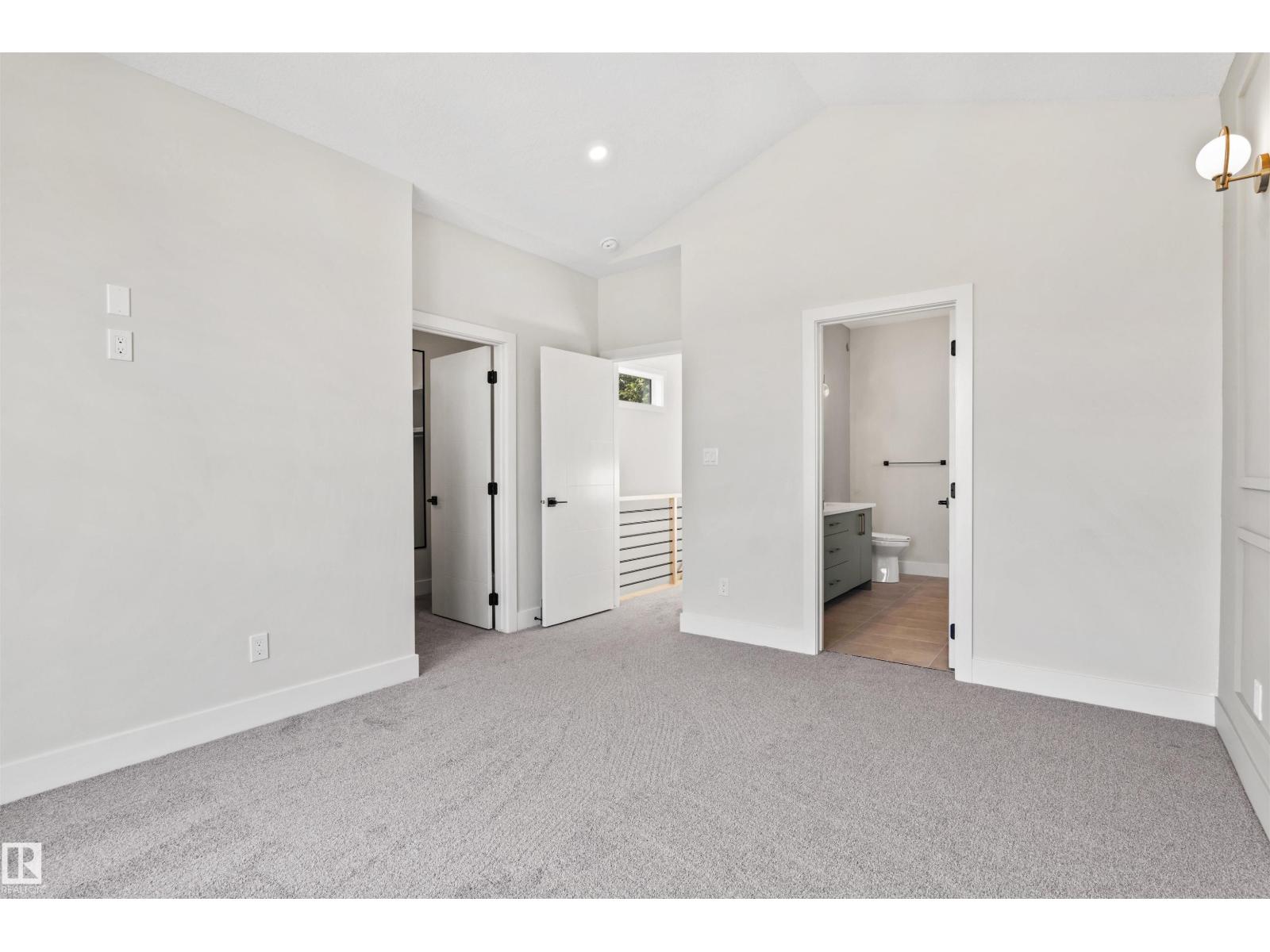 5606 105 AV NW - 18